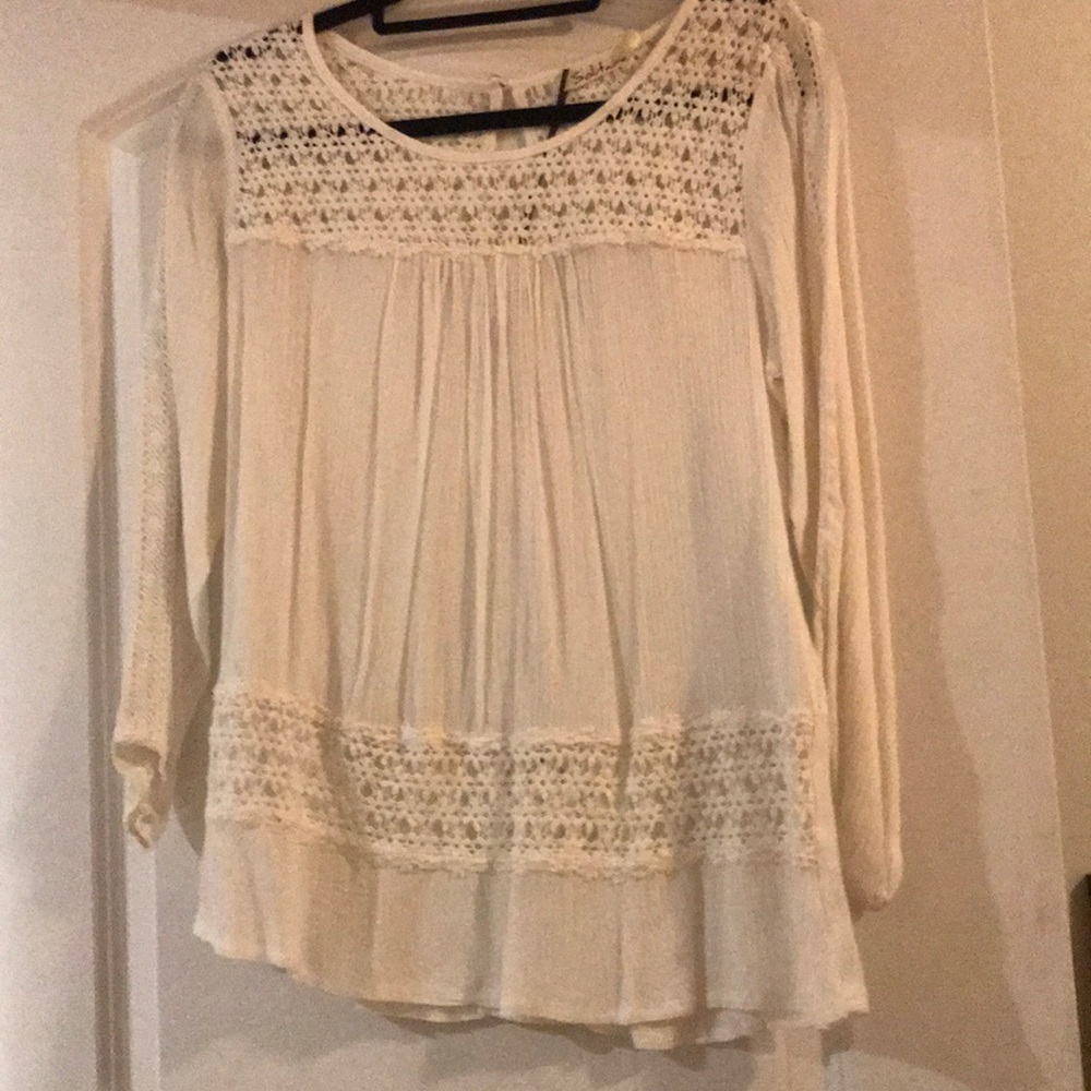 White top with lace